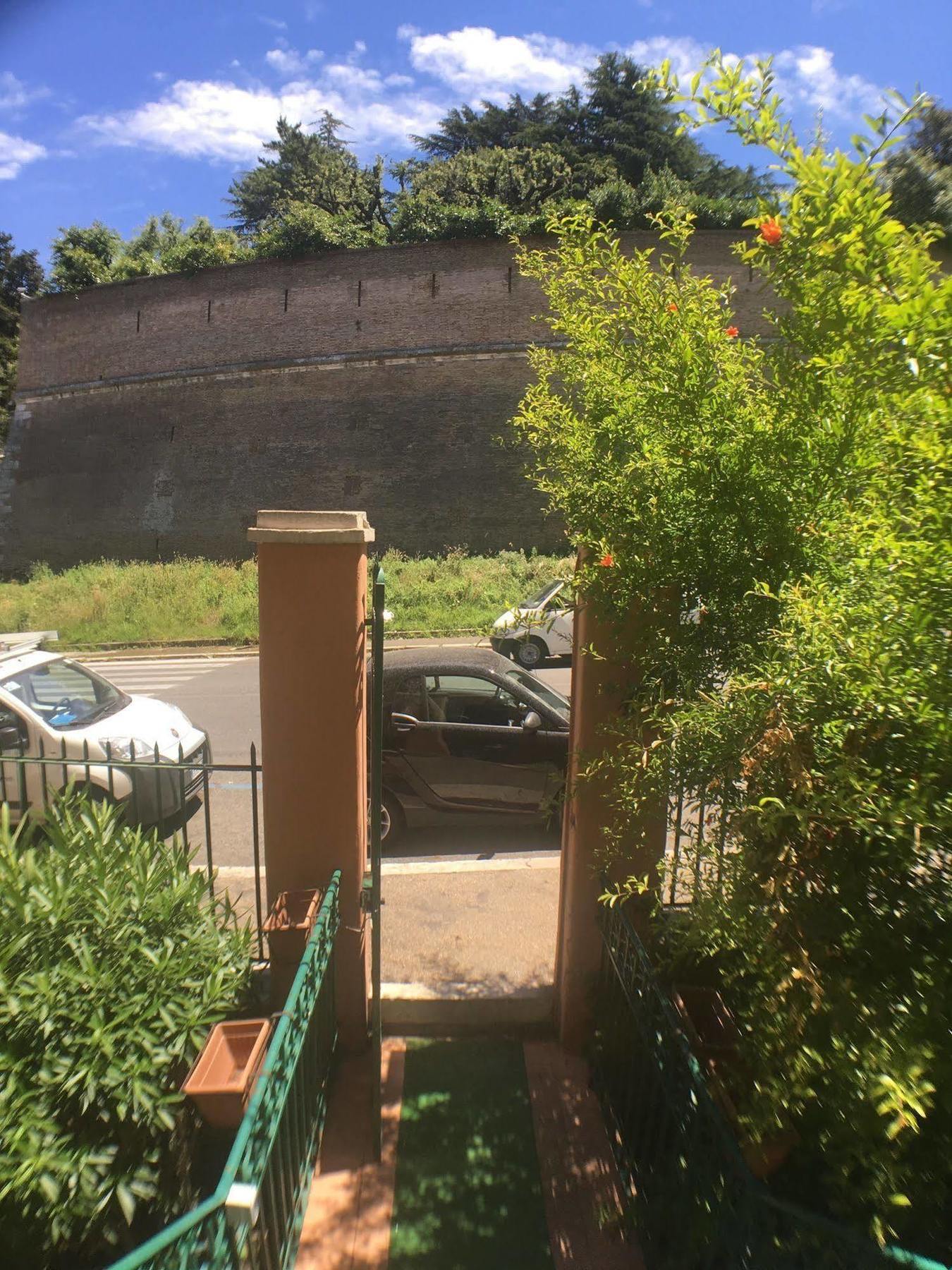 Vatican Garden House 2*